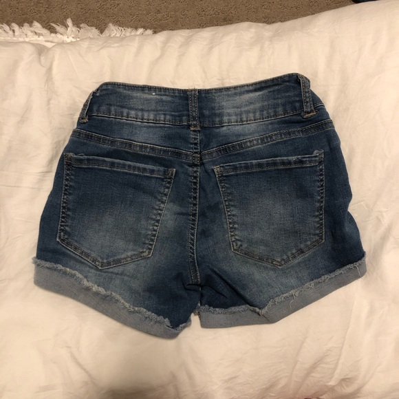 Rue21 Medium Wash Jean Shorts - Size 0 - Picture 2 of 3